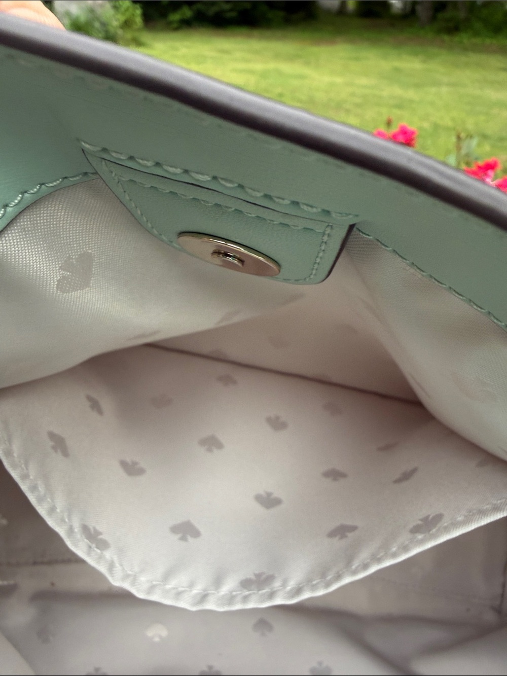 Kate Spade New York Mint Green Leather Shoulder Bag with Chain Straps - Picture 8 of 10